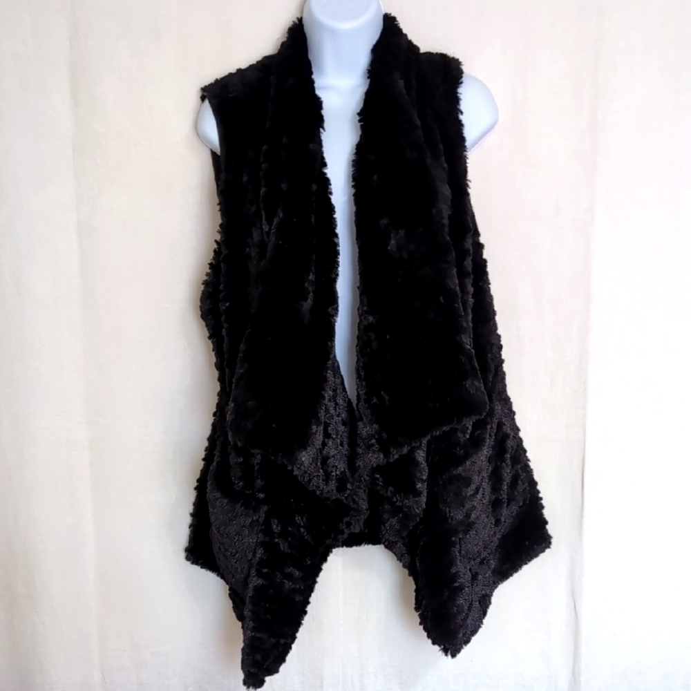 Jolt Black Plush Faux Fur Open Front Waterfall Sleeveless Cardigan Size Small